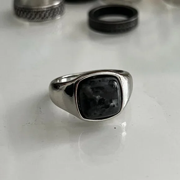 Assorted Men's Rings Size Medium / Size 9 - Picture 3 of 15